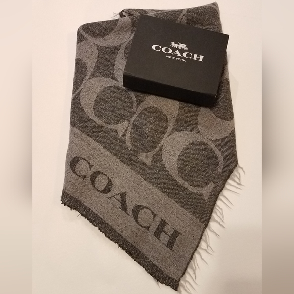 Coach Border Signature Shawl Black/Grey - Picture 8 of 11